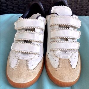 Isabel Marant BETH SNEAKERS
beth low-top leather sneakers